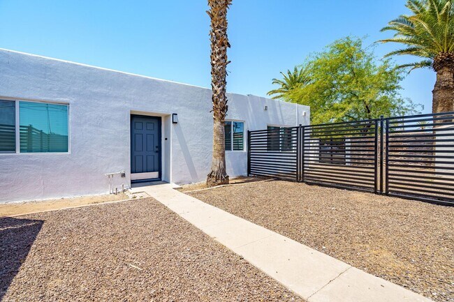 Building Photo - Encanto Triplex