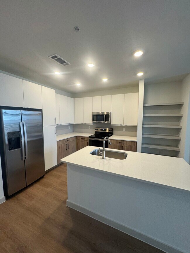 Foto del edificio - 4465 S Preston Rd