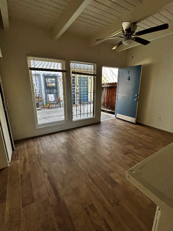 Foto principal - 1909 Beachwood Dr