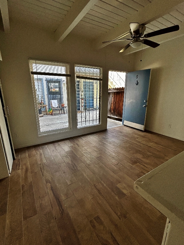 Primary Photo - 1909 Beachwood Dr