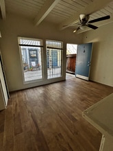 Building Photo - 1909 Beachwood Dr