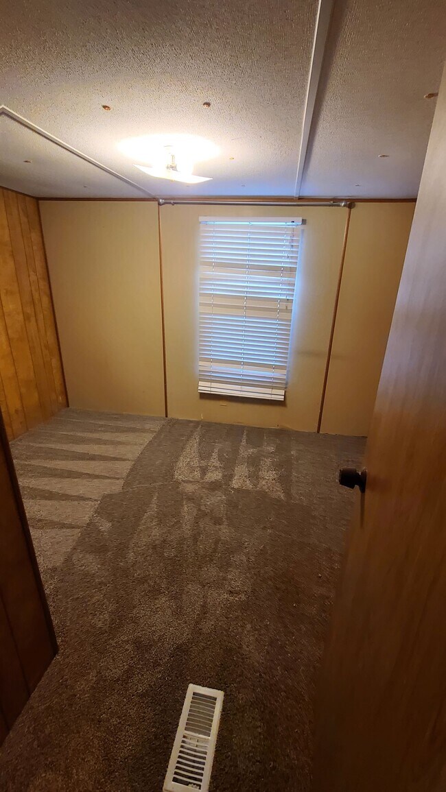 Building Photo - 787-724 24 Rd