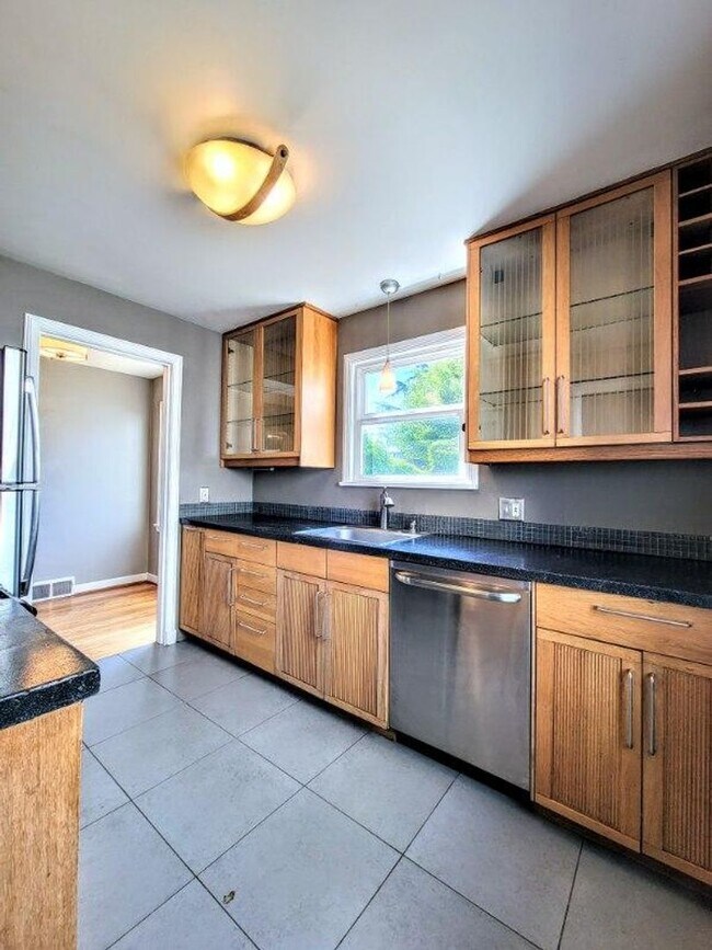 Foto del edificio - 7721 Earl Ave NW