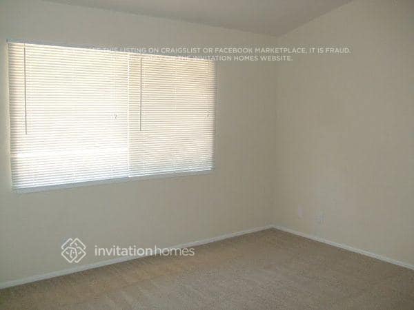 Building Photo - 39201 Chalfont Ln