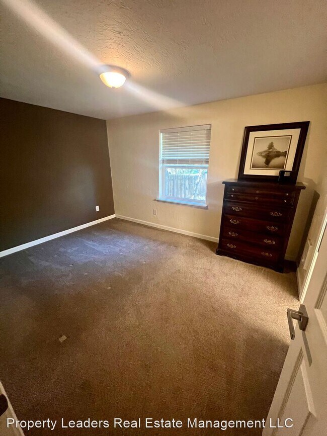 Foto del edificio - 3 br, 2 bath House - 68 SW Cleveland Ave