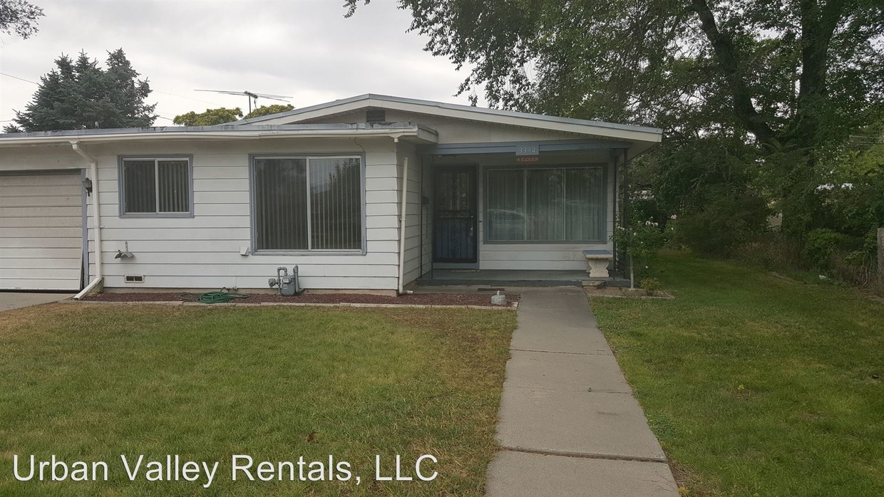 Primary Photo - 3394 S Hillsdale Dr