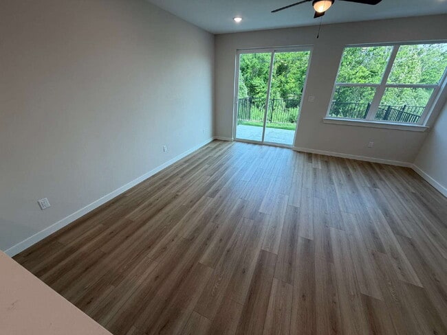 Building Photo - Fabulous 2 story 3 bedroom Tarleton Crossing townhome!