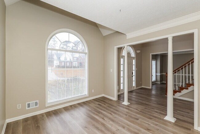 Building Photo - 115 Stratmore Pl