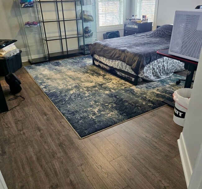 Foto del edificio - 571 Springbrook Trail N