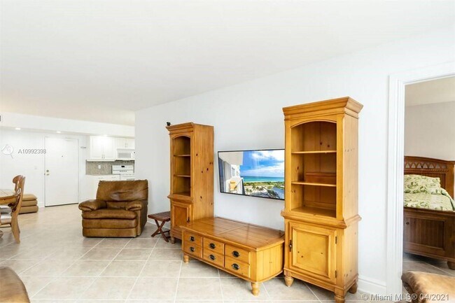 Foto del edificio - 9273 Collins Ave