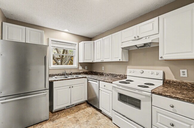 Foto del edificio - 304 Cedarwood Ln