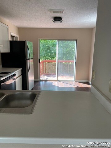 Foto del edificio - 9038 Mountain Field Dr