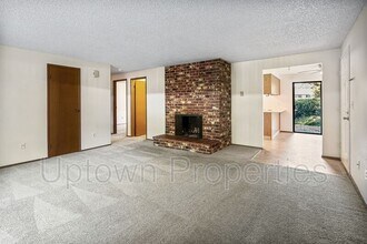 Building Photo - 5660 SW 180th Ave