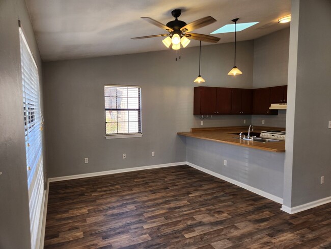 Building Photo - Updated 2 bedroom duplex with all wood flo...