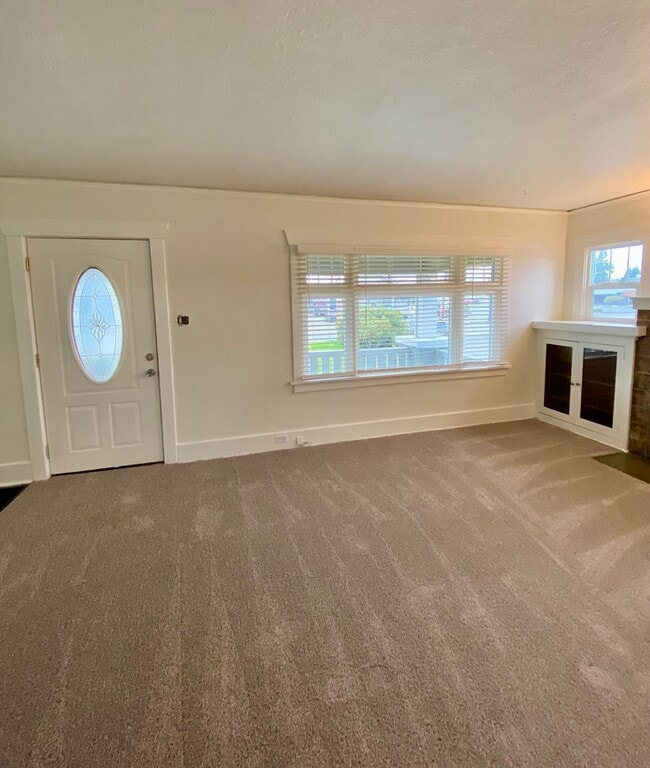 Building Photo - 3 Bed, 2 Bath Craftsman Style Home Rent Ready 10/25 Apply Now