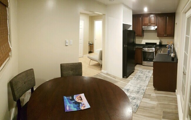 Foto del edificio - 325 W Sola St
