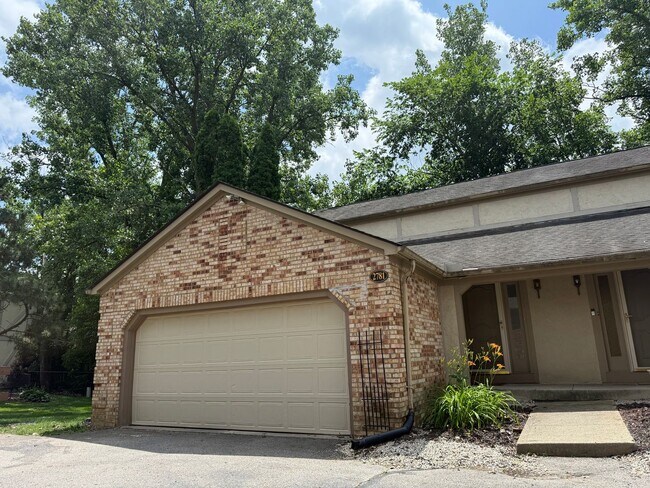 Building Photo - 3 Bed, 1.5 Bath Condo in Westerville Schools