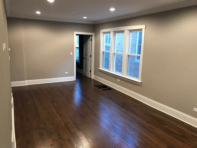 Foto del edificio - 5357 N Linder Ave