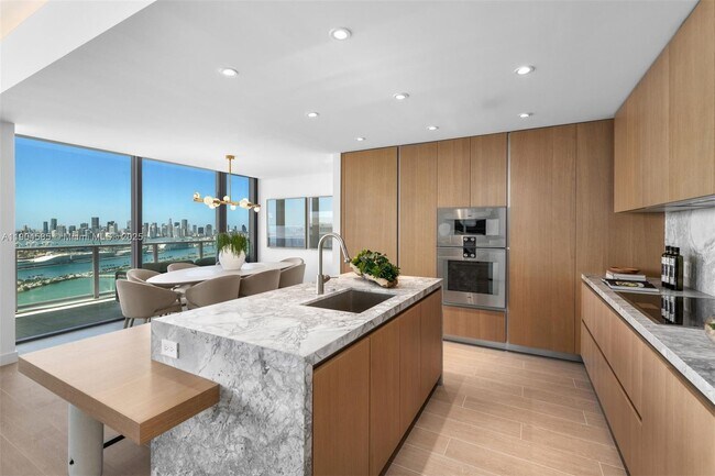 Building Photo - 500 Alton Rd