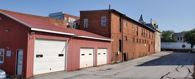 Building Photo - 22 W Main St