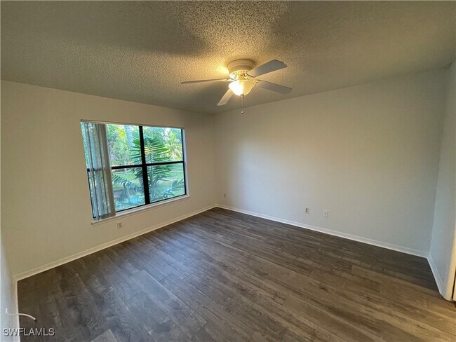 Foto del edificio - 2142 Arbour Walk Cir