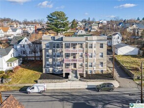 Building Photo - 1515 Vine St