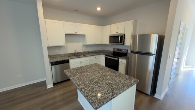 Foto del edificio - 529 Ellen Rd