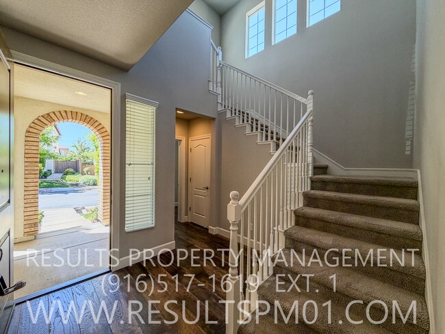 Foto del edificio - Beautiful Spacious El Dorado Hills Home in gated community