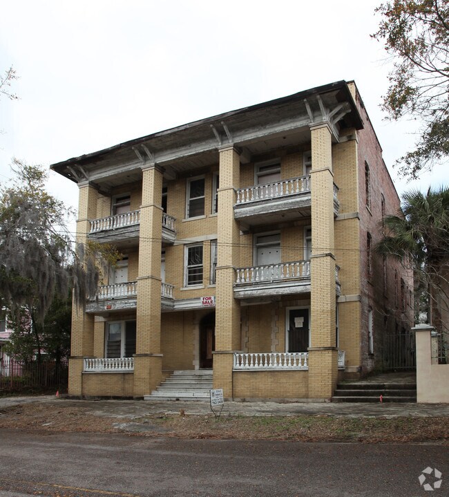 Primary Photo - 115 W 2nd St