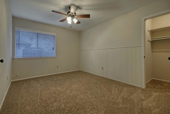 Foto del edificio - 11928 Stonehollow Dr