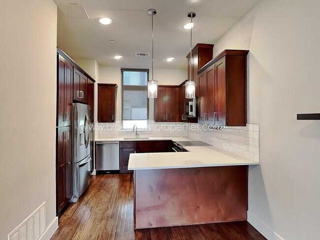 Foto del edificio - 13229 Goodland St