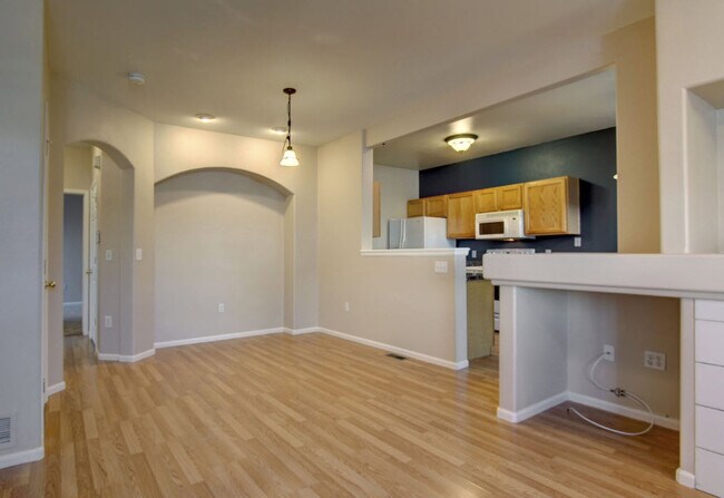 Sala de estar - 12943 Lafayette St