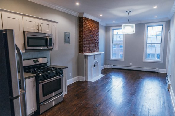 Primary Photo - 203 W 66th St