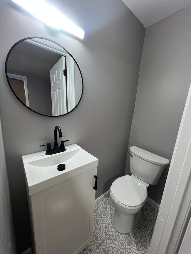 Foto del edificio - 1018 W 8th St