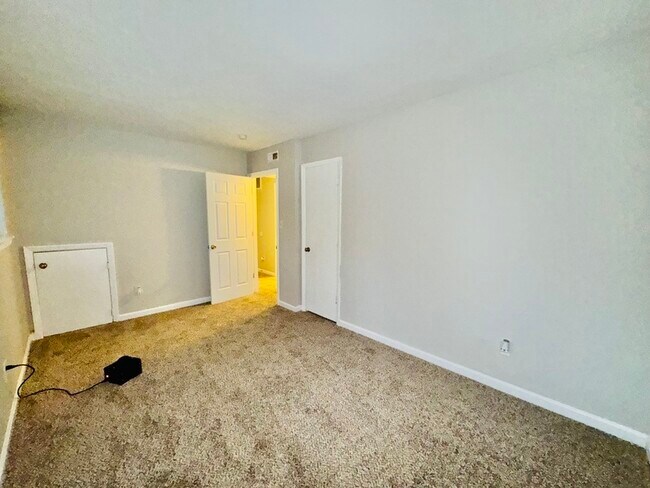 Building Photo - 6708 Paloverde Ln