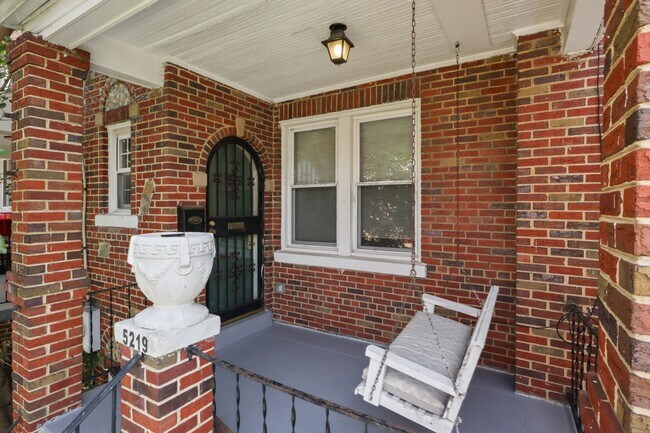 Foto del edificio - 5219 2nd St NW