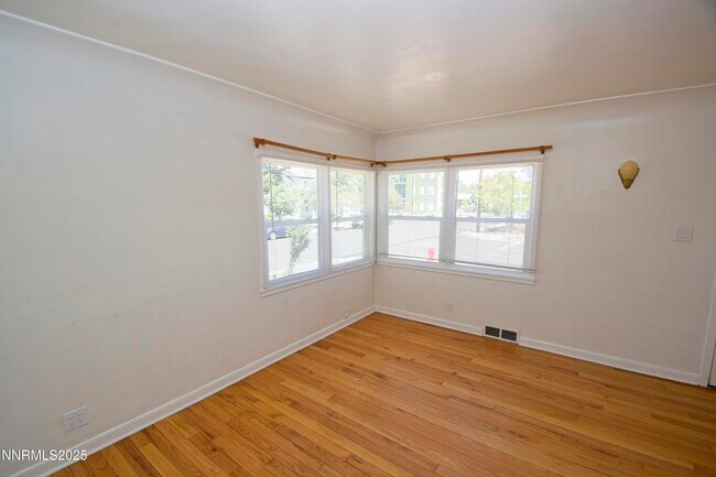 Foto del edificio - 202 Claremont St