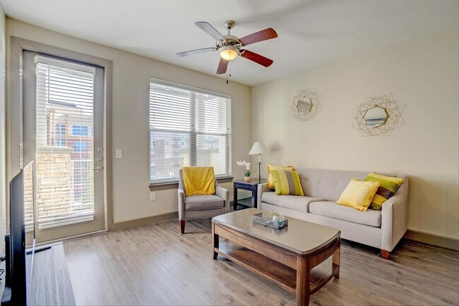 Building Photo - 6833 Addison Cir