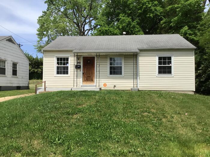 Primary Photo - 141 Cameron Rd