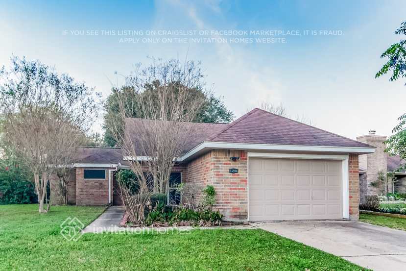 Foto principal - 15806 Locust Grove Dr