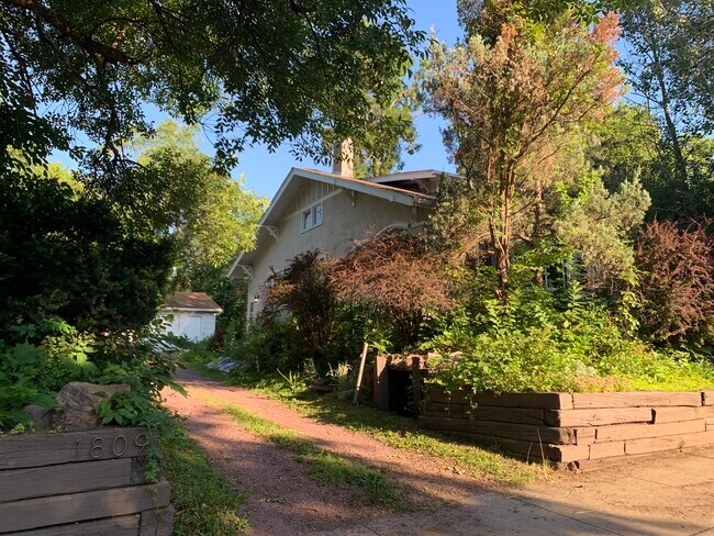 Foto del edificio - 1809 S Duluth Ave