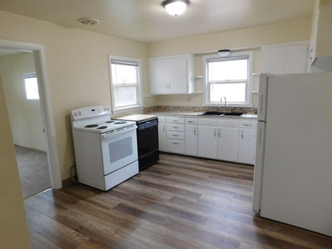 Building Photo - 3Bd/2Ba Single Story House - For viewing!