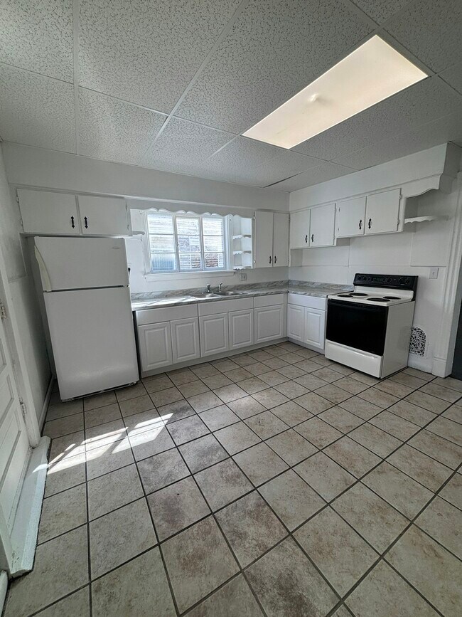 Foto del edificio - 220 North Bromley Avenue