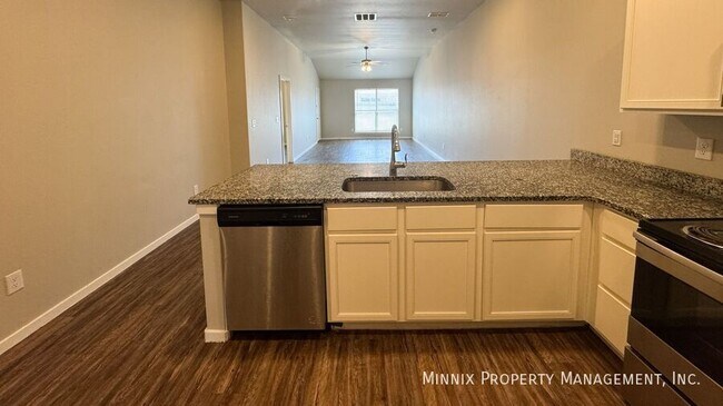 Building Photo - 2120 N Jayton Ave