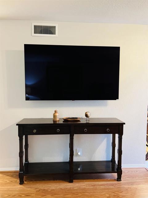 Foto del edificio - 4008 Aguila St