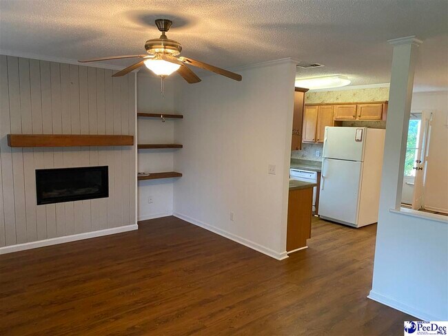 Foto del edificio - 3123 Willow Creek Rd
