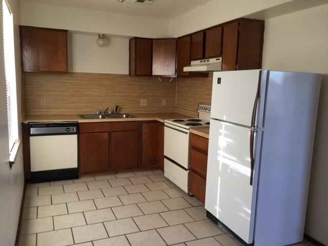 Building Photo - 320 Falcon Ct