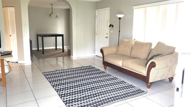 Foto del edificio - 721 Kensington Lake Cir