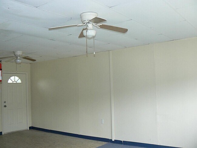Building Photo - 2217 Leaman Ave