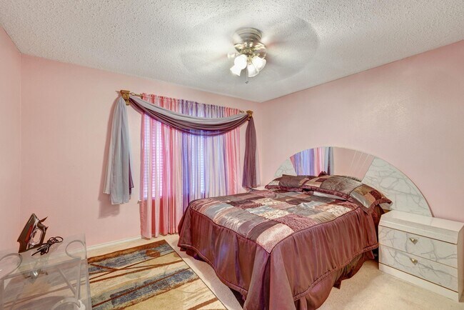 Foto del edificio - 201 Amber Ridge Dr